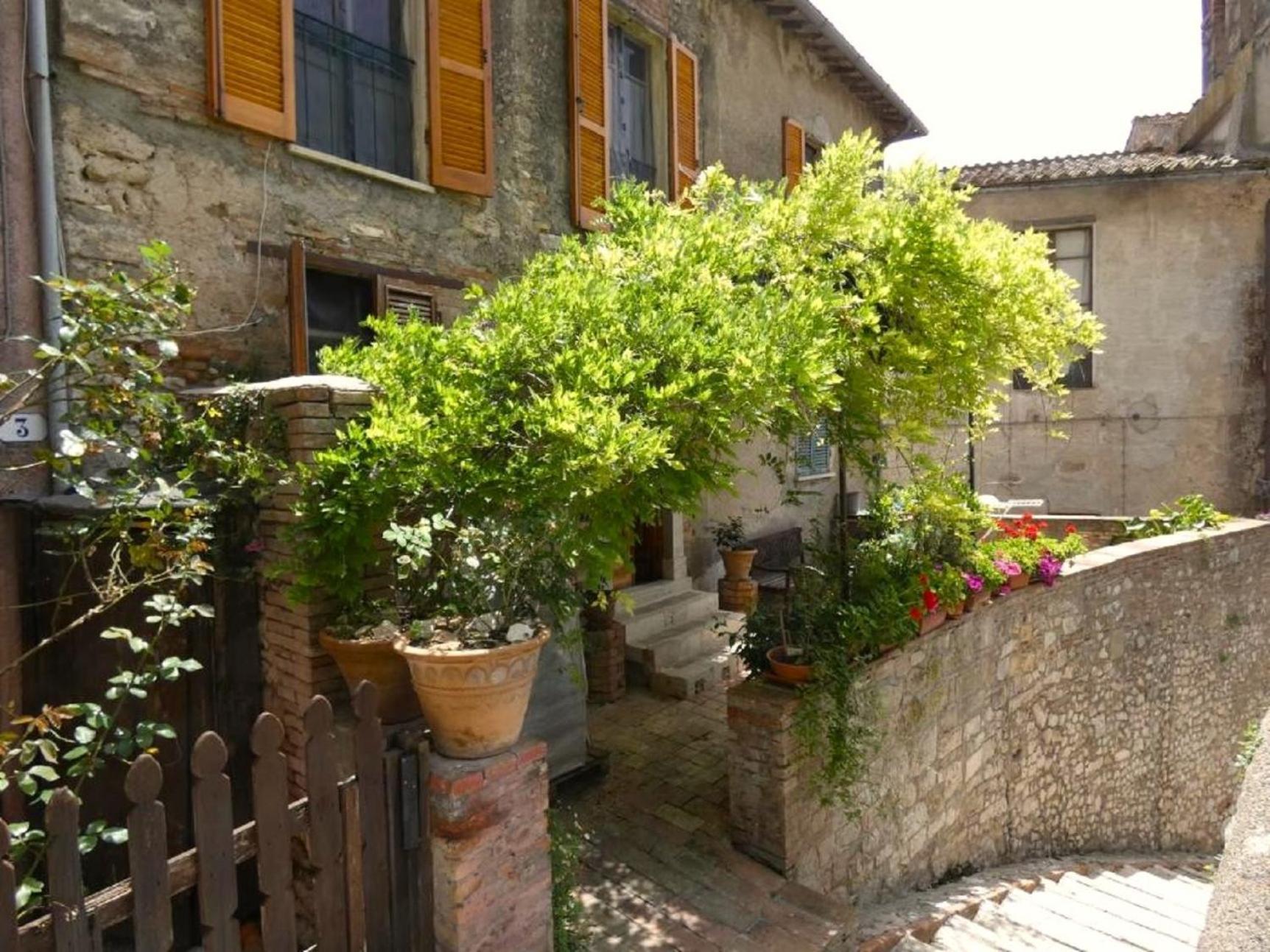 アメリアScappo In Umbria, La Loggiaアパートメント エクステリア 写真